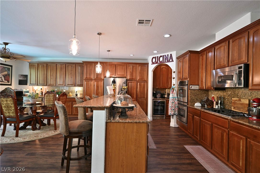 2729 Kildrummie Street Property Photo 9