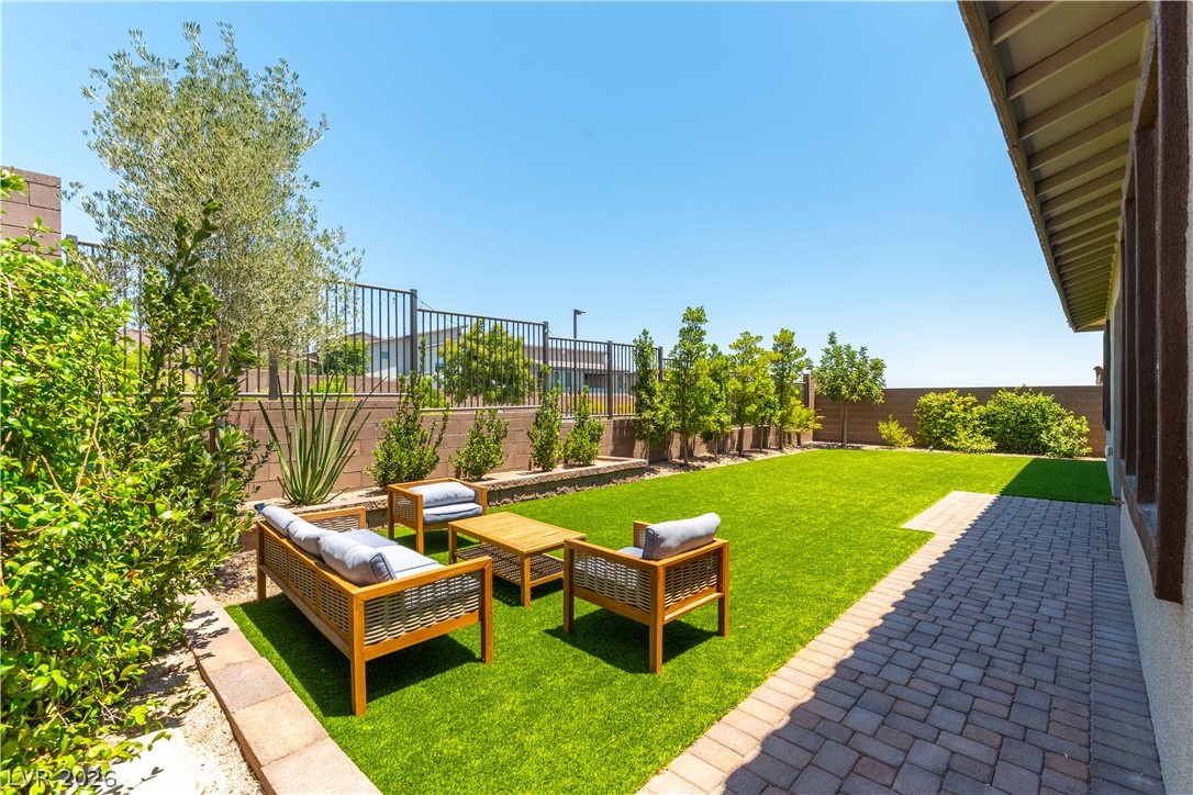 12060 Besito Avenue Property Photo 27
