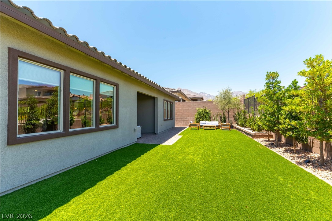 12060 Besito Avenue Property Photo 28