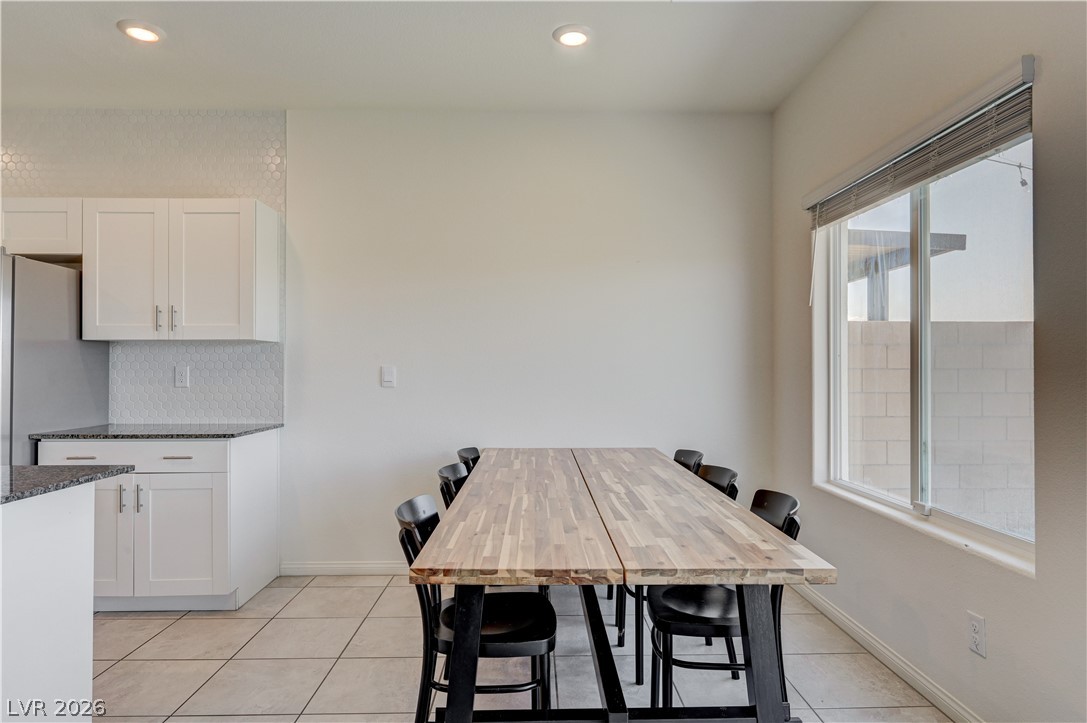 386 Larksong Avenue Property Photo 17