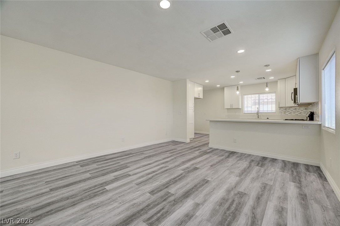 4004 Emerald Wood Street Property Photo 6