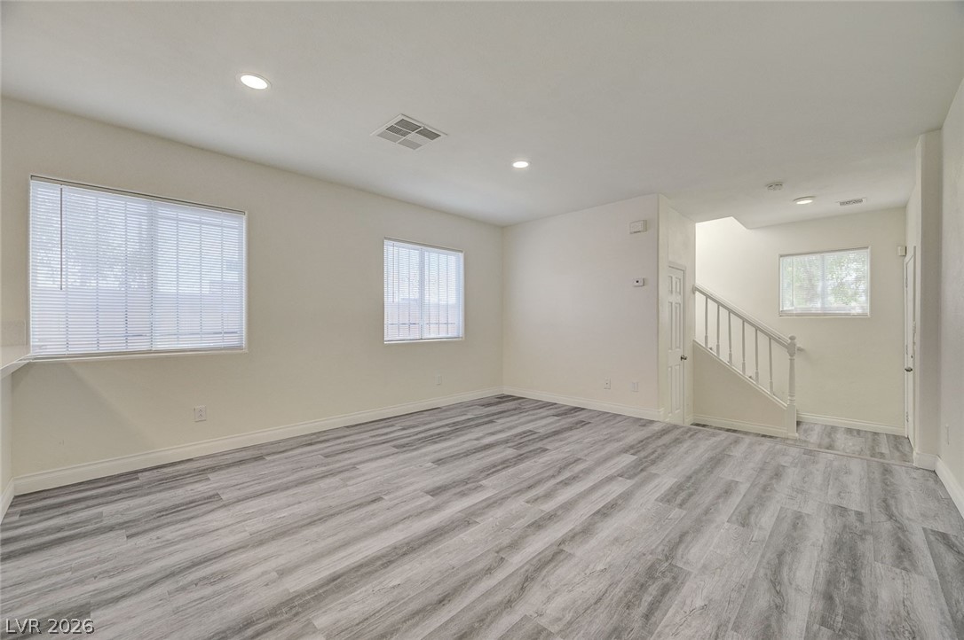 4004 Emerald Wood Street Property Photo 9