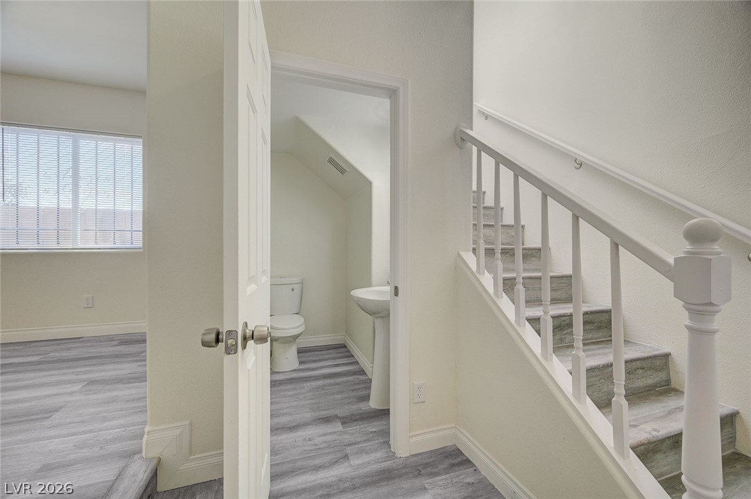 4004 Emerald Wood Street Property Photo 15