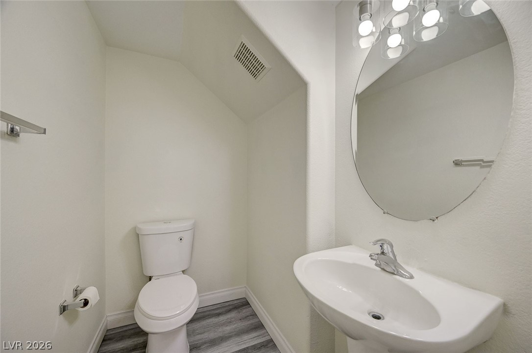 4004 Emerald Wood Street Property Photo 16