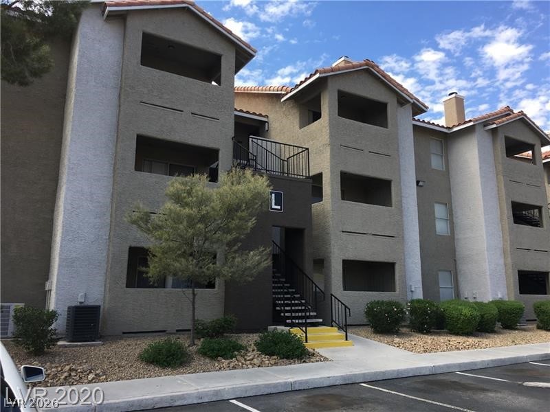 4200 VALLEY VIEW Boulevard 1051 Property Photo 1