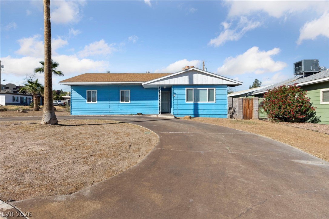 2 Arizona Way Property Photo 2