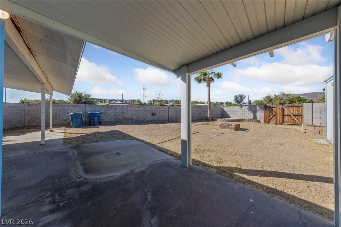 2 Arizona Way Property Photo 3