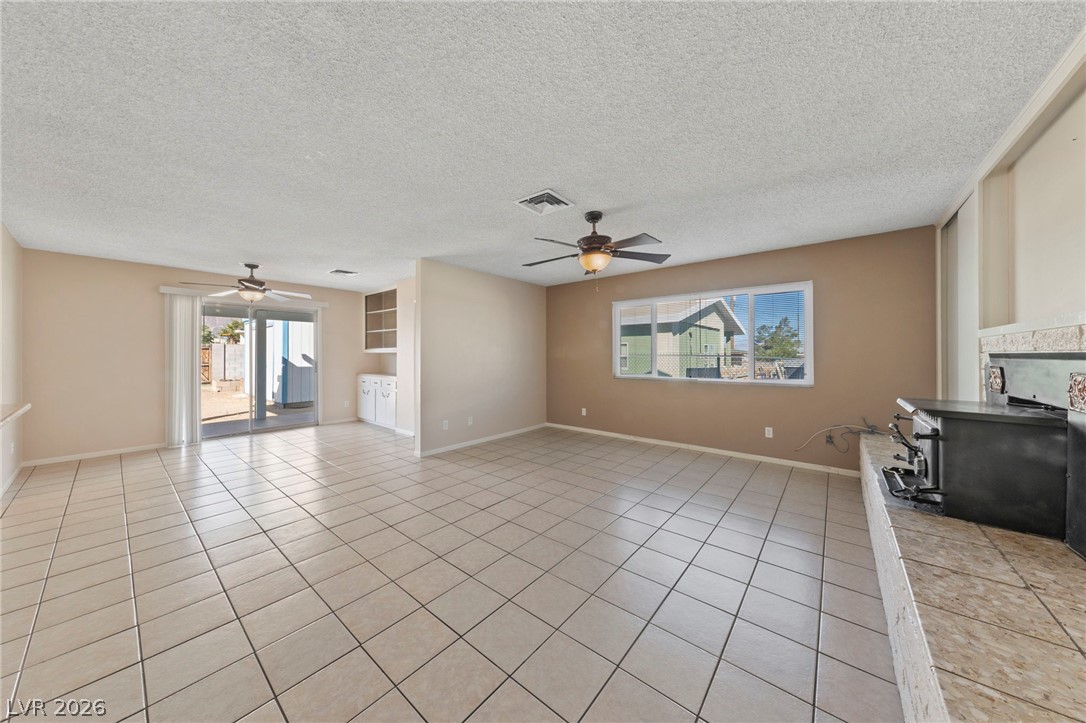 2 Arizona Way Property Photo 9