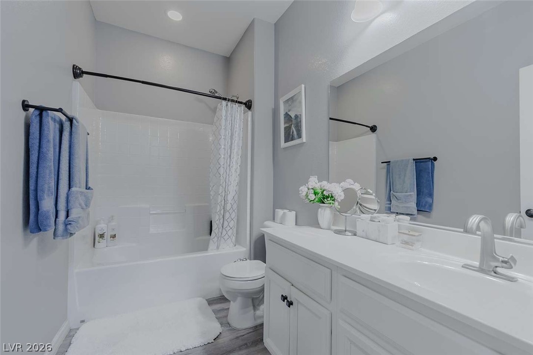 5661 Belgrano Vista Drive Property Photo 13