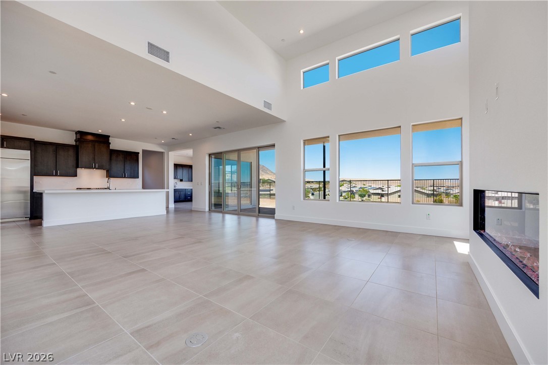 215 Sailing Sunset Way Property Photo 6