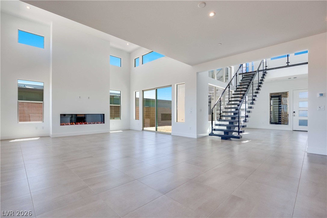215 Sailing Sunset Way Property Photo 8