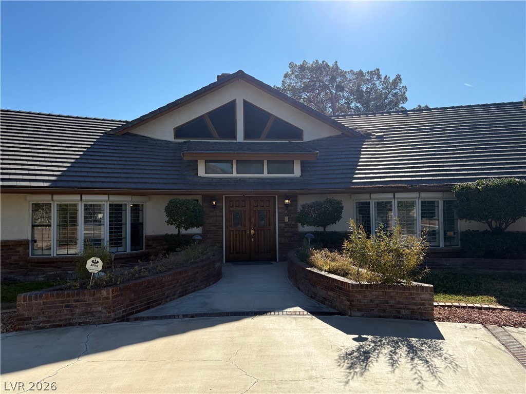 3120 South Pioneer Way Property Photo 1