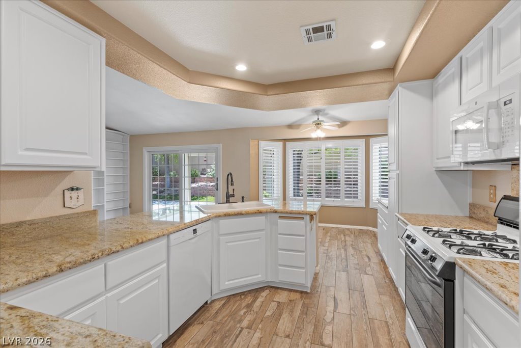 8245 Aqua Spray Avenue Property Photo 13