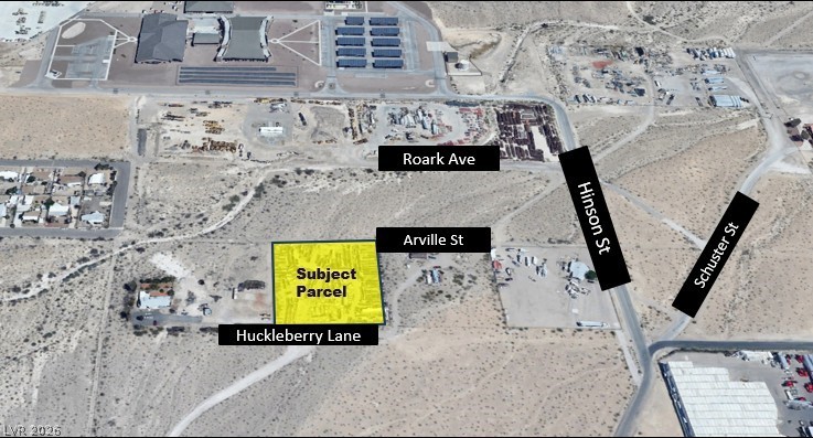 Huckleberry Lane Property Photo 2