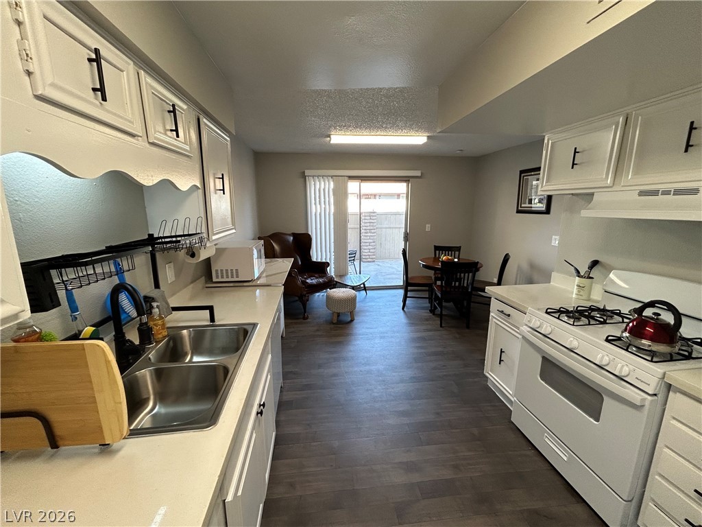 4458 Del Oro Drive Property Photo 19