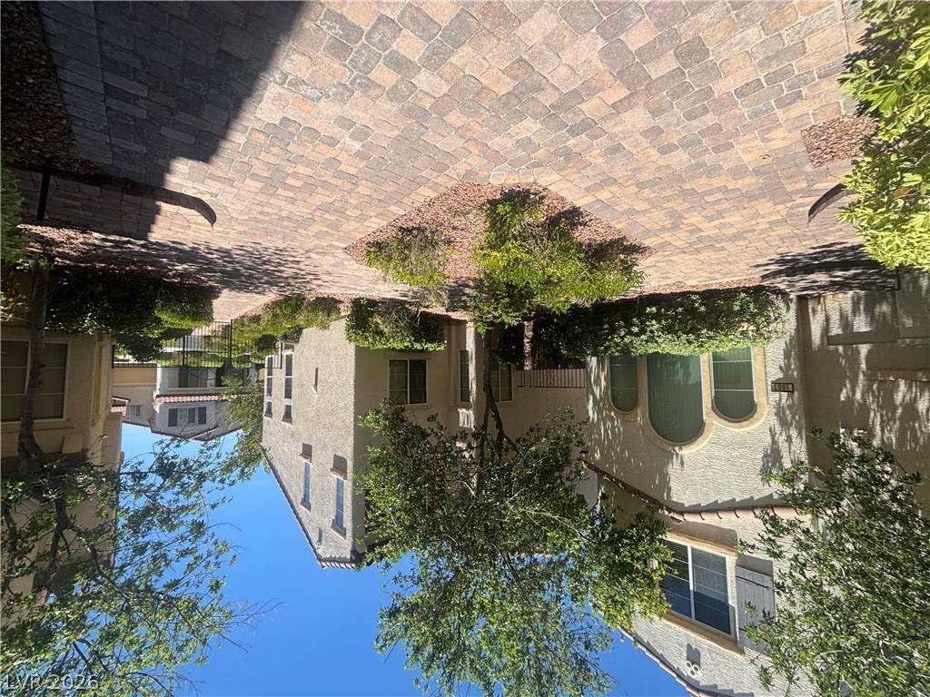 1895 Ardilea Street Property Photo 2
