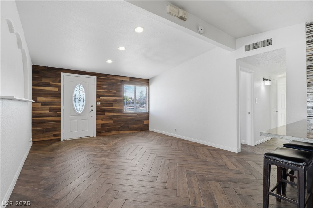 2843 Flower Avenue Property Photo 8