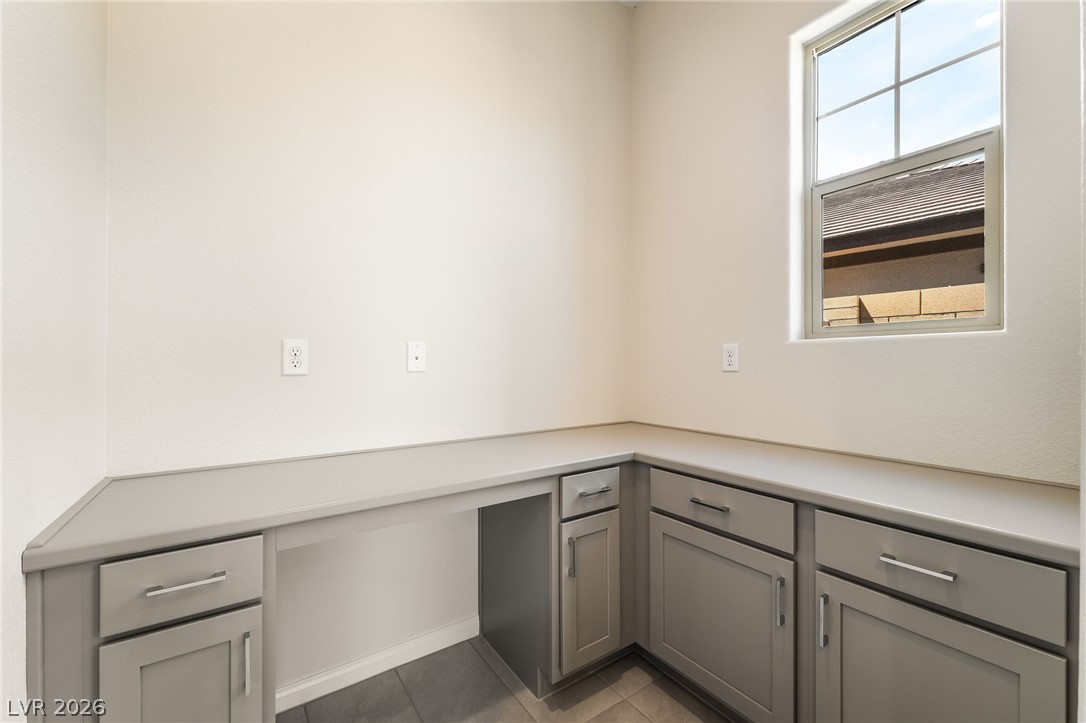652 Ambridge Drive Property Photo 11