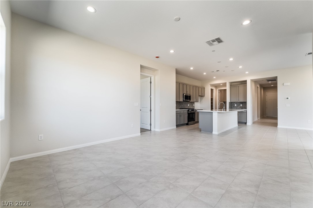 652 Ambridge Drive Property Photo 13