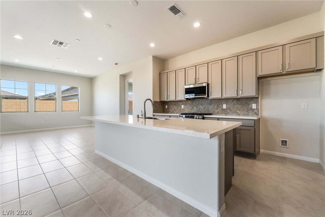 652 Ambridge Drive Property Photo 17