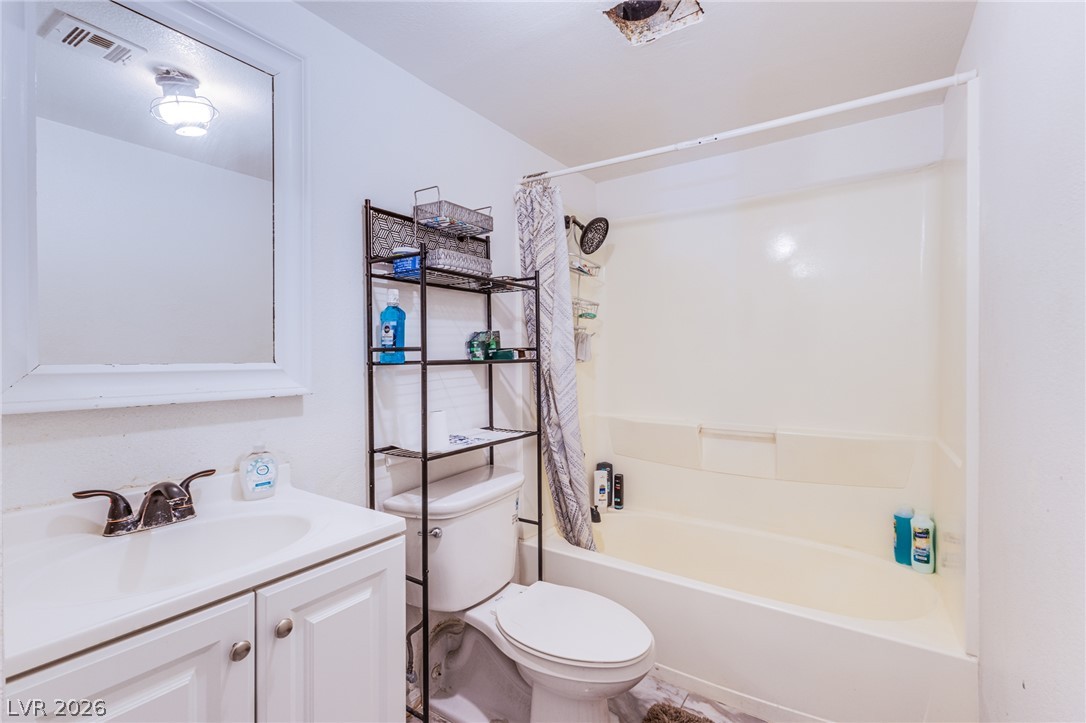 3924 Voxna Street Property Photo 11