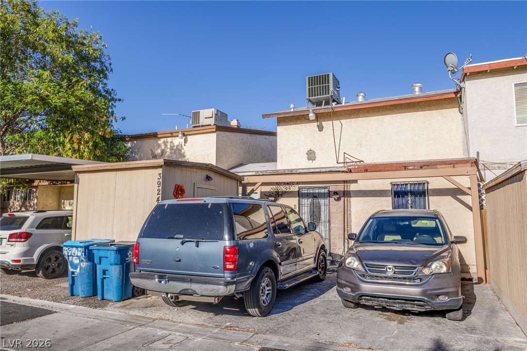 3924 Voxna Street Property Photo 17