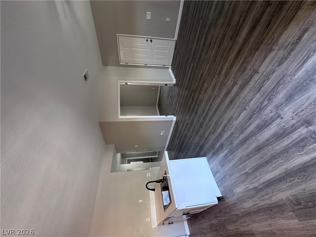 5415 West Harmon Avenue 1076 Property Photo 9