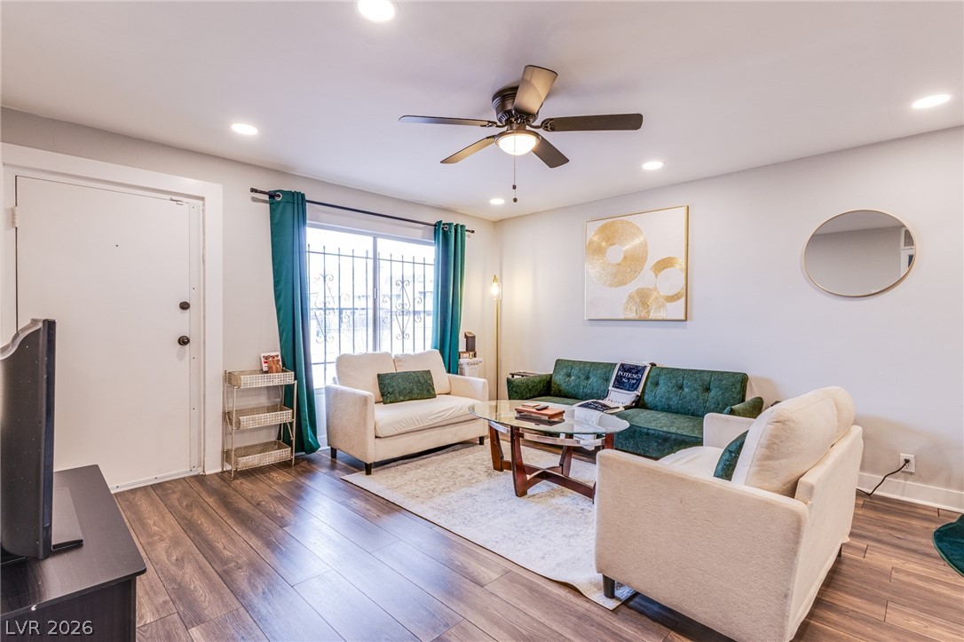 2788401 Property Photo 3