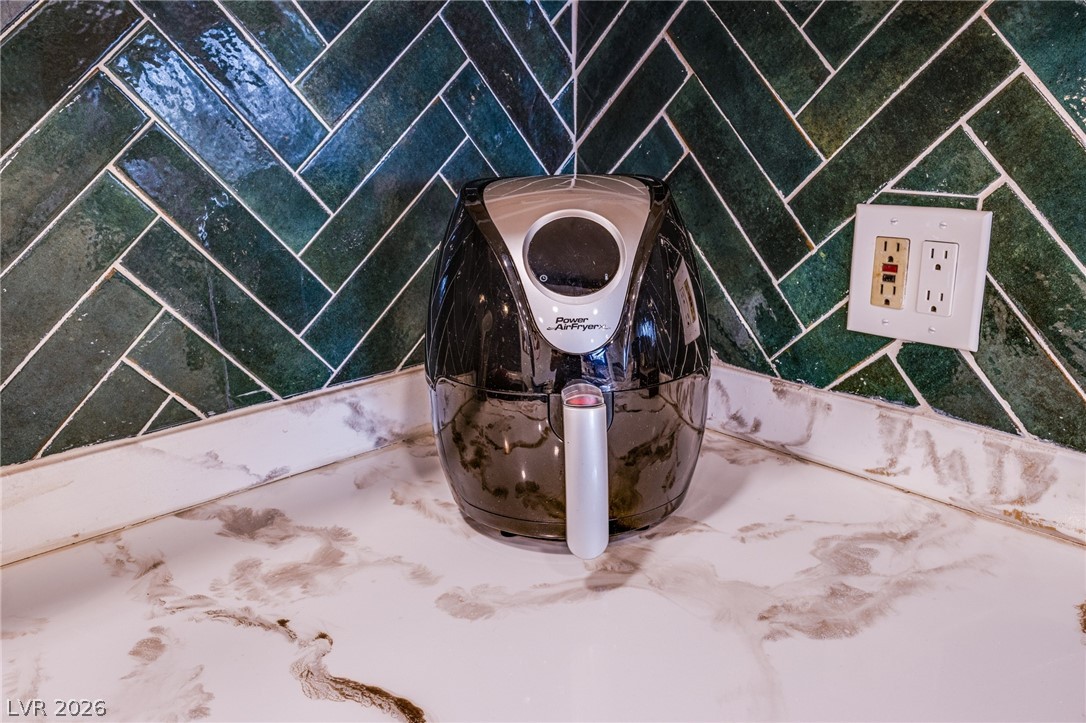 2788401 Property Photo 10