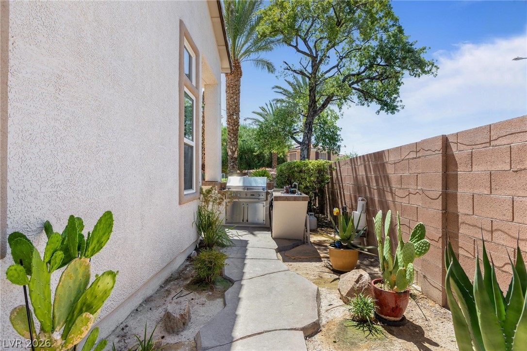 6538 Green Sparrow Lane Property Photo 10