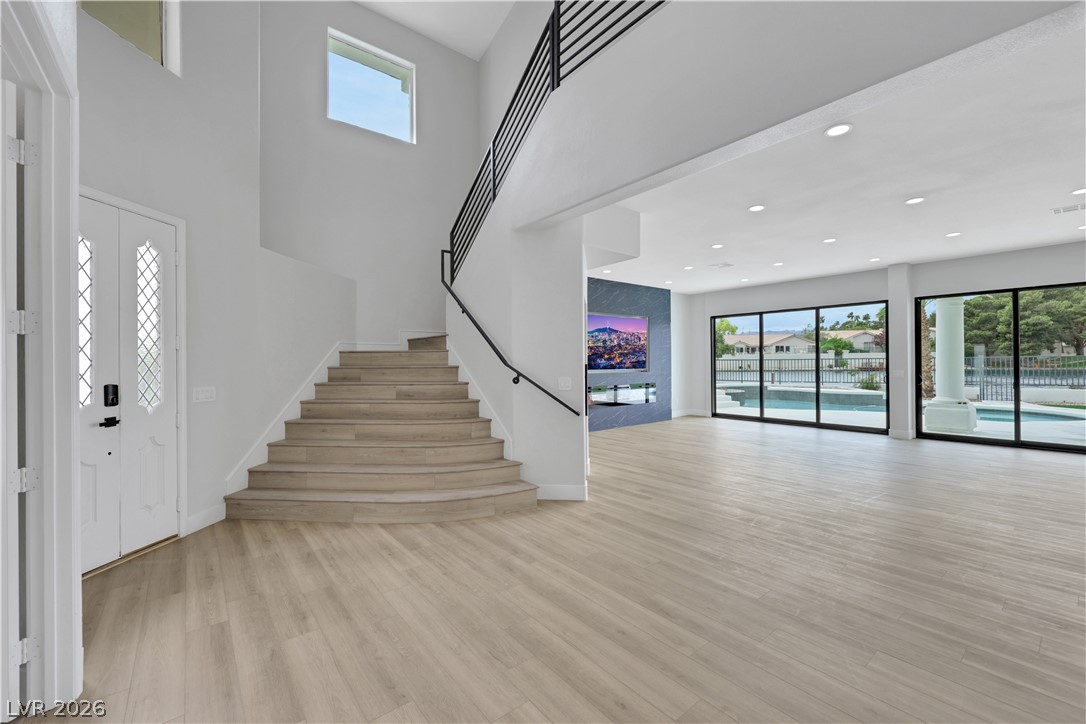 2589 Sun Reef Road Property Photo 12
