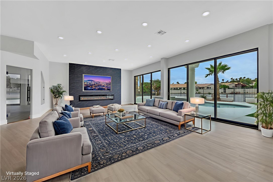 2589 Sun Reef Road Property Photo 14