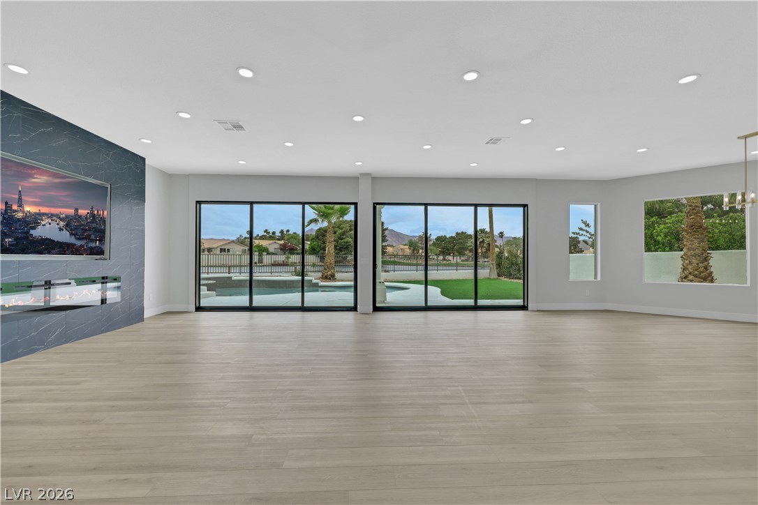 2589 Sun Reef Road Property Photo 19