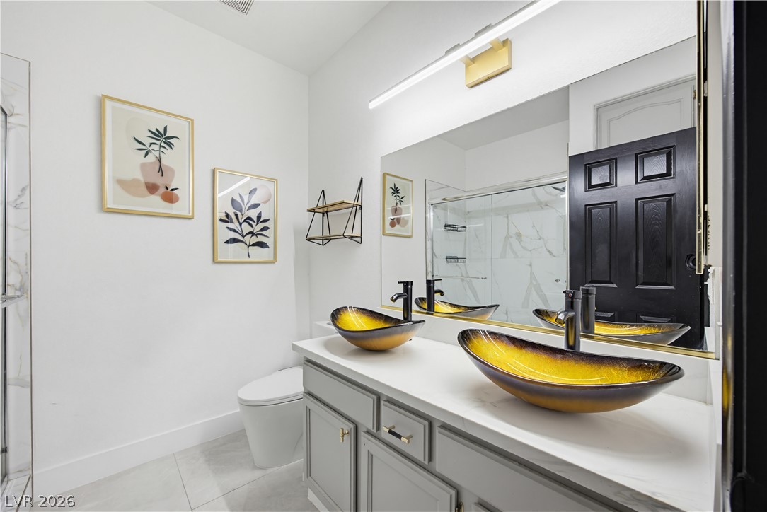 825 Royal Moon Avenue Property Photo 32