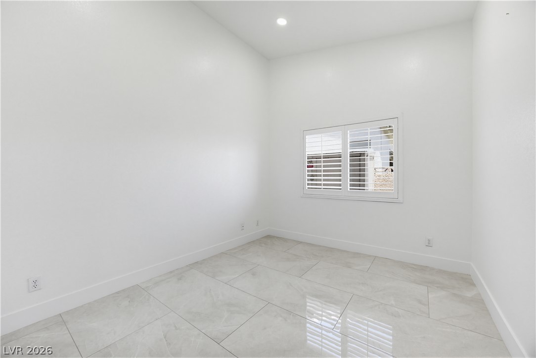 825 Royal Moon Avenue Property Photo 39
