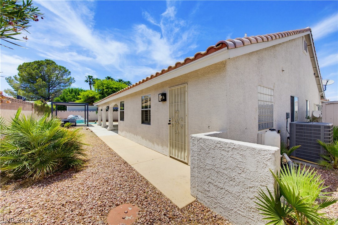 825 Royal Moon Avenue Property Photo 47