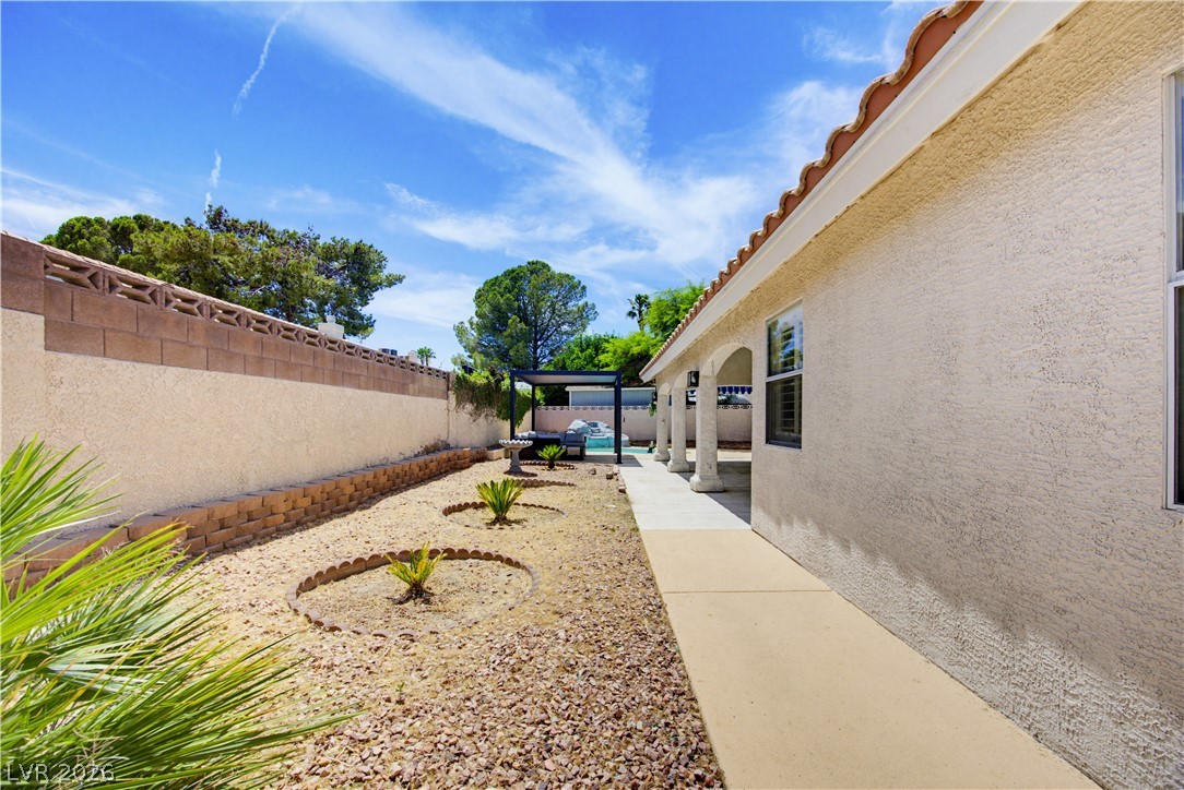 825 Royal Moon Avenue Property Photo 48