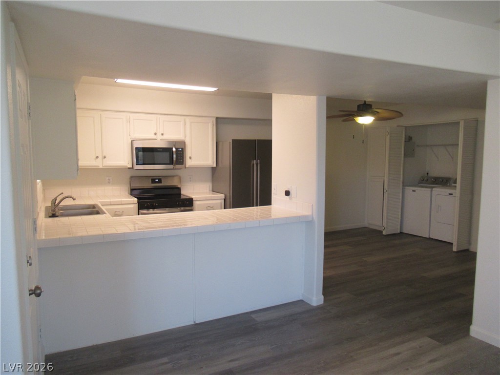 2725 South Nellis Boulevard 1020 Property Photo 10