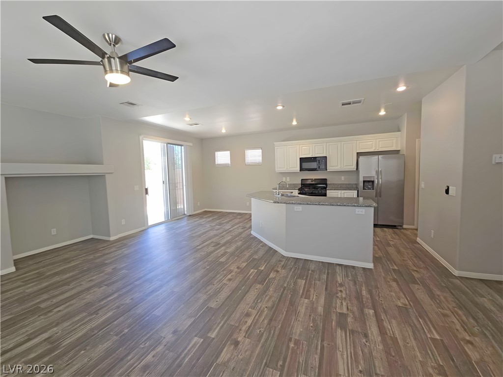 3633 Pinnate Drive Property Photo 4