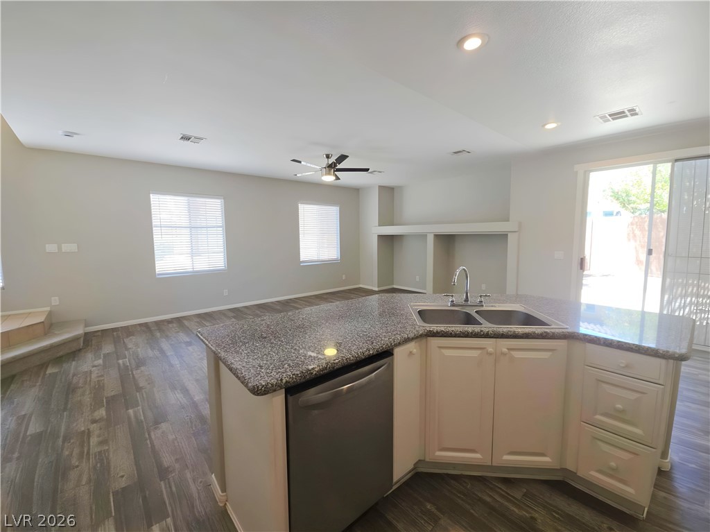 3633 Pinnate Drive Property Photo 5
