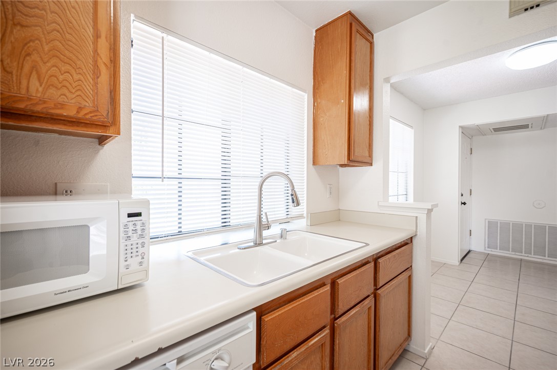 4729 Nara Vista Way 202 Property Photo 21