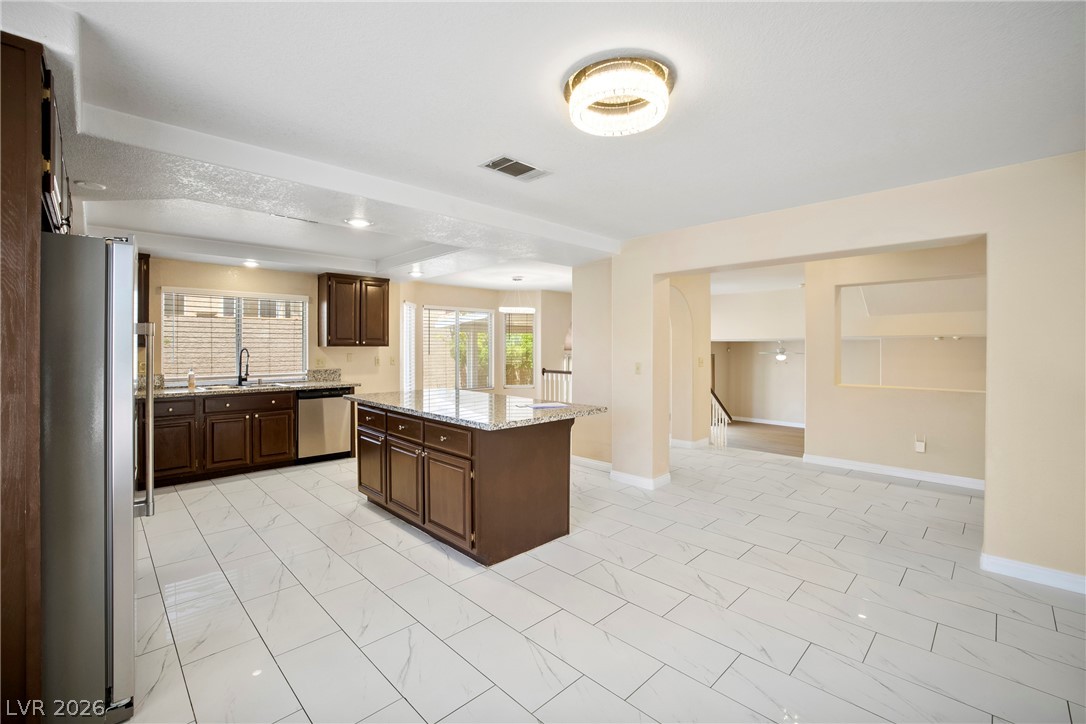 3775 Emerald Bay Circle Property Photo 8