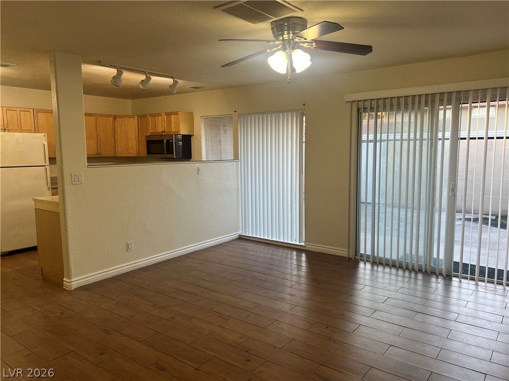 2568 Paradise Village Way Property Photo 3