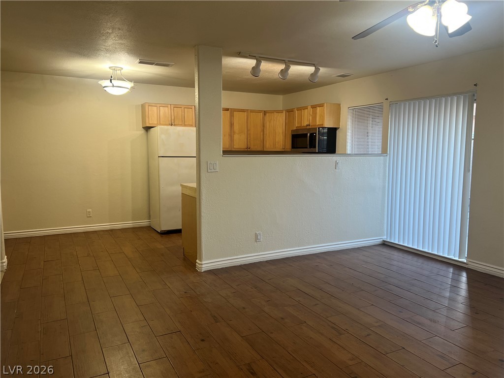 2568 Paradise Village Way Property Photo 4
