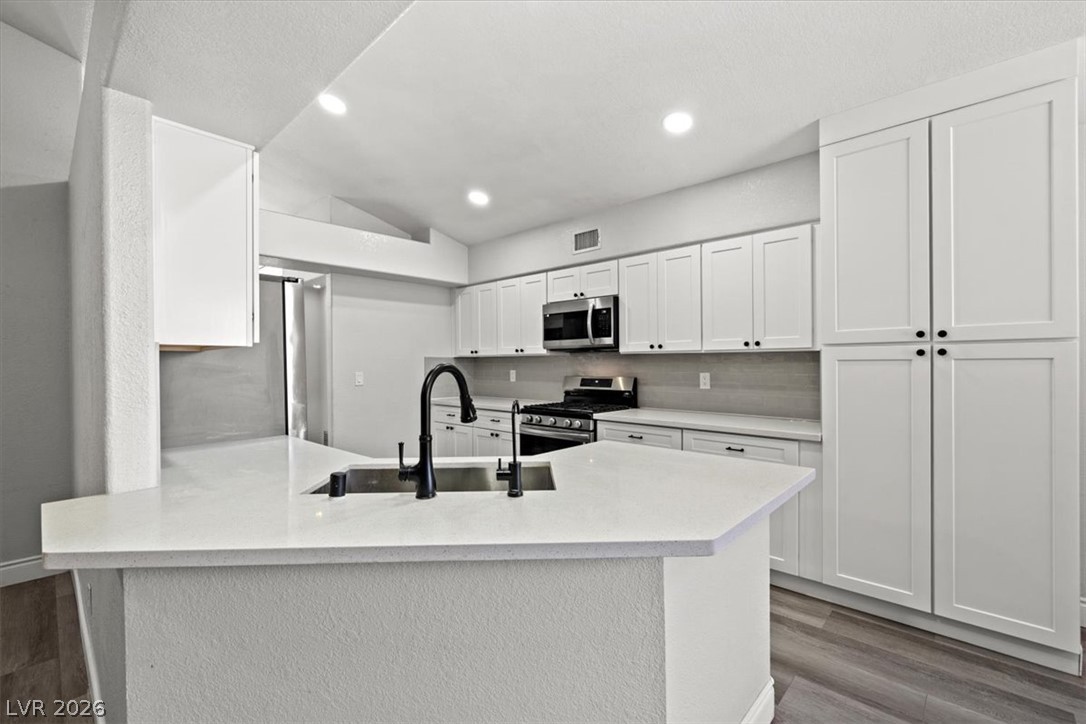 2720 Brookstone Court Property Photo 12