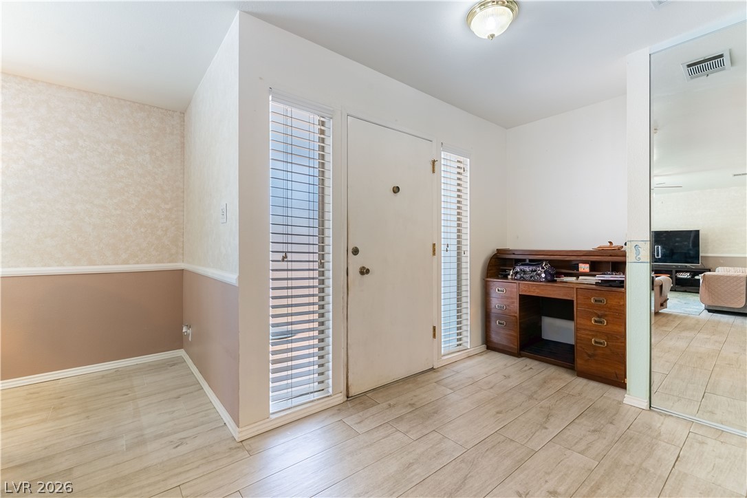 312 Redstone Street Property Photo 5