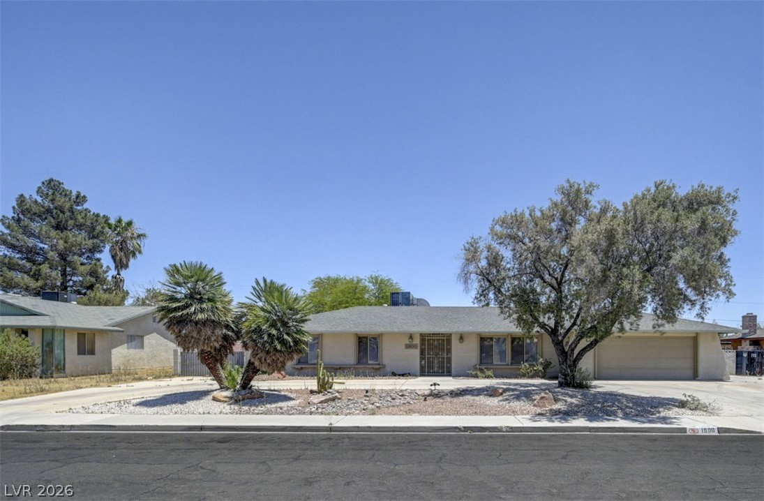 1900 Stonehaven Drive Property Photo 4