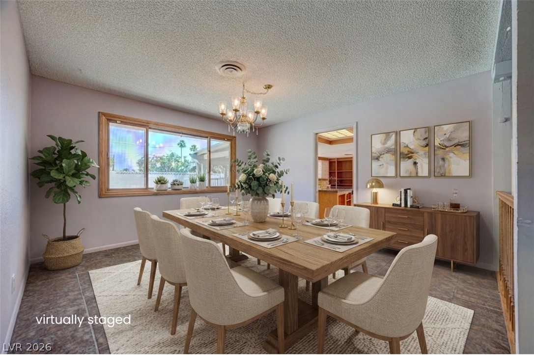 1900 Stonehaven Drive Property Photo 14