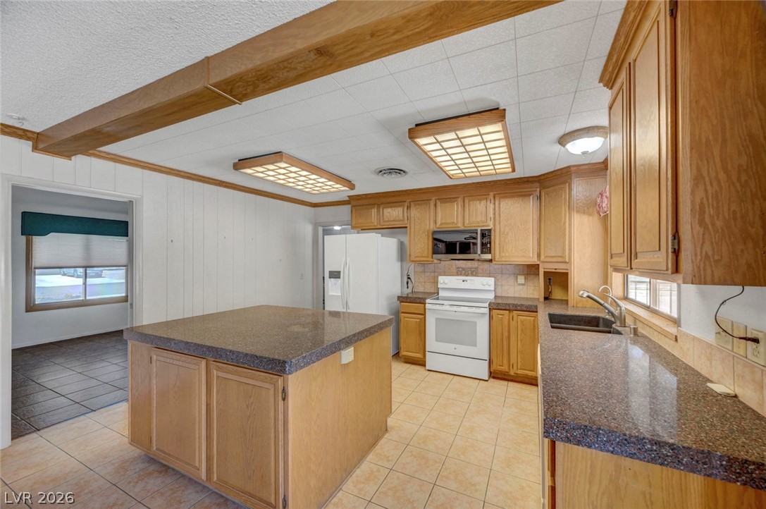 1900 Stonehaven Drive Property Photo 23