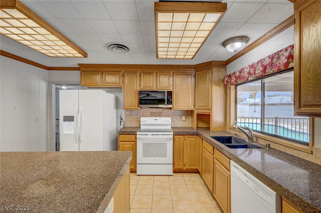 1900 Stonehaven Drive Property Photo 24